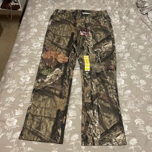 Men’s Size 32-34 Medium Mossy Oak Brand Camouflage Hunting Pants. Outdoor wear.